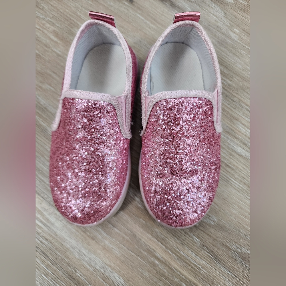Shoes - Picture 2 of 4
